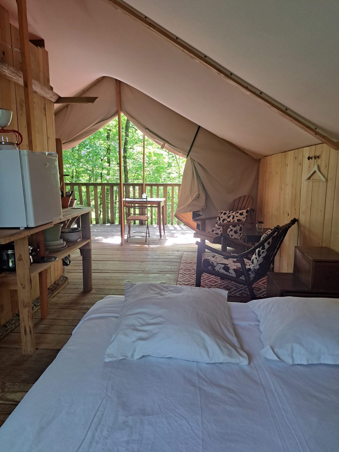 Camping Terre Rouge : Évasion au Cœur de la Nature